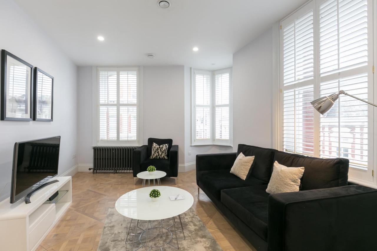 Urban Chic - Shaftesbury Apartment